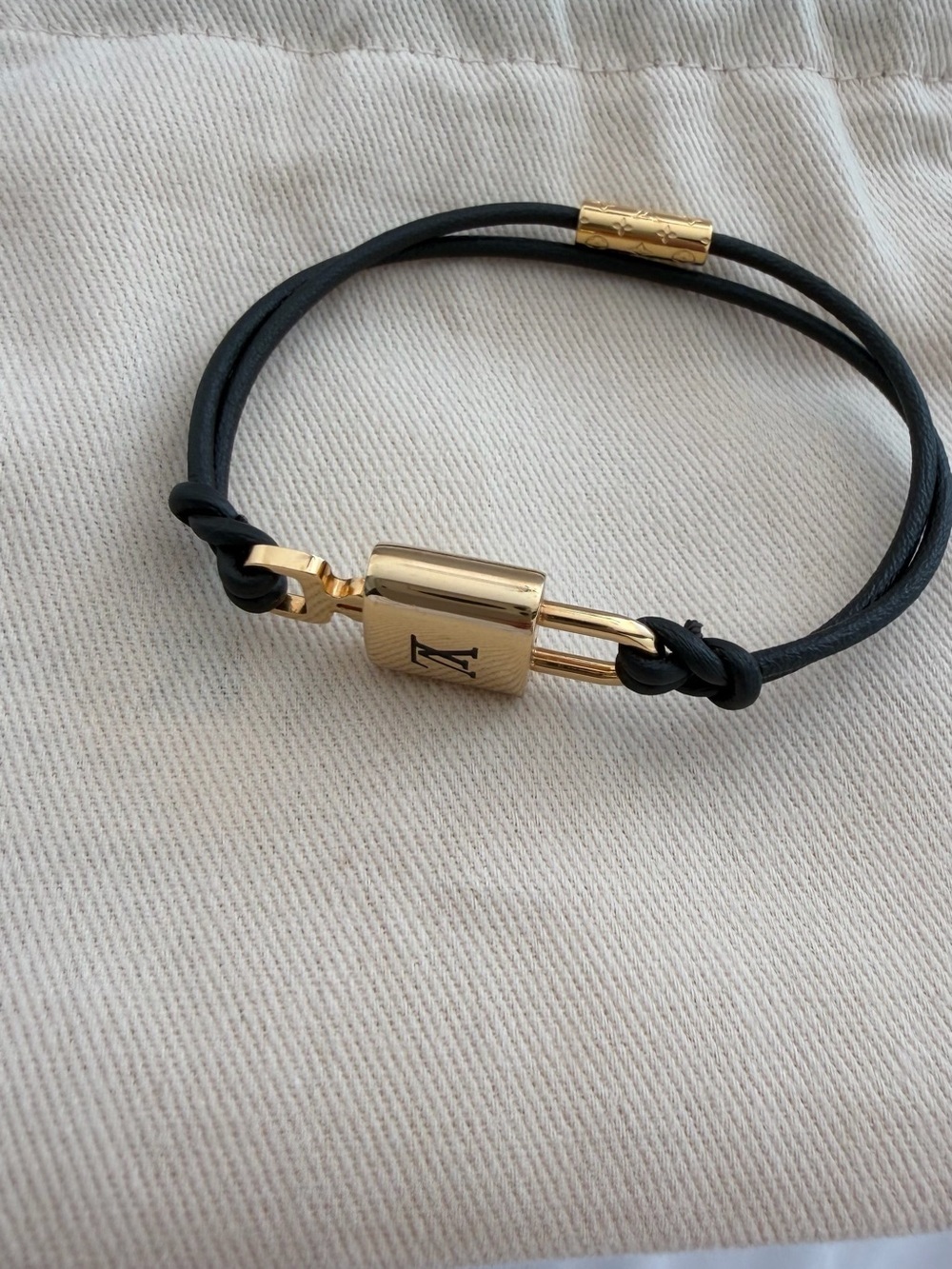 Louis Vuitton Forest green Leather Double Cord Bracelet with Gold Padlock - Picture 2 of 9